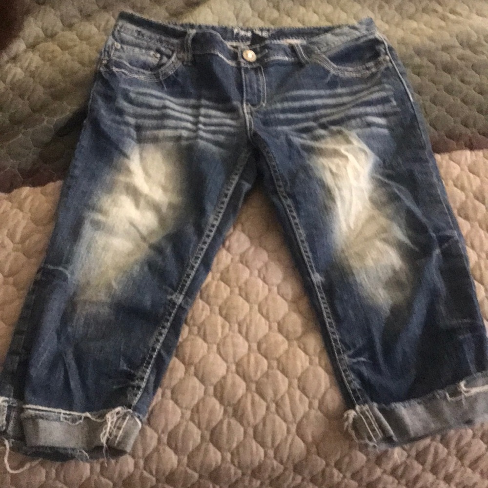 Amethyst capris